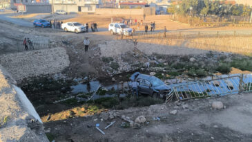 Mardin'de Otomobil, K&ouml;pr&uuml;den Kanala D&uuml;şt&uuml;: 3 Yaralı