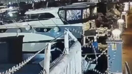 Marinada Denize D&uuml;şerek Pervaneye Takılan Adam Hayatını Kaybetti