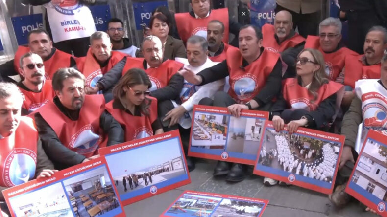 Meclis'e Y&uuml;r&uuml;mek İsteyen Eğitim-İş &Uuml;yelerine Polis Barikatı