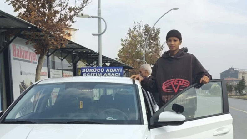 Melissa Vargas ehliyetini Malatya'da aldı