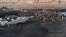 Mevsim Tanımayan Bir Geçim Kaynağı: 33 Yıldır Mangal Kömürü Üretiyorlar