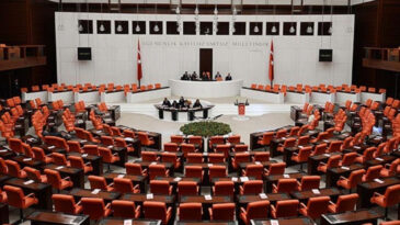 Milletvekili Danışmanları İ&ccedil;in Beden Dili Eğitimi
