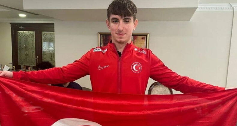 Milli masa tenisçisi Enes Burç, dünya 3'üncüsü oldu!
