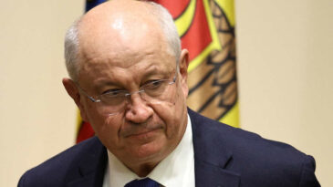 Moldova'da Munteanu G&uuml;venoyu Aldı