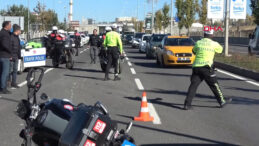 Motosiklet, kamyona çarptı: 1 polis yaralı