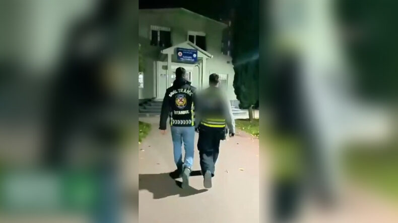 Motosikletli Sürücü Trafikte Yasa Dışı Akrobatik Hareketler Yaptı