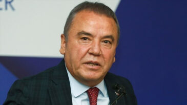 Muhittin B&ouml;cek: Sağlığım Her Ge&ccedil;en G&uuml;n Biraz Daha Bozulmakta