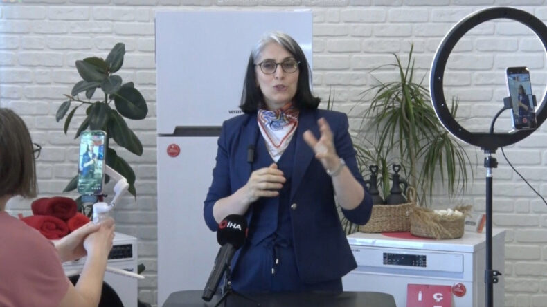 M&uuml;şterileri Adına Kredi &Ccedil;eken Şahıs Yolda Yakalandı