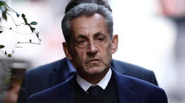 Nicolas Sarkozy, Hapis G&uuml;nlerini Kitaplaştırıyor