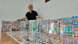 Oğluyla Oynarken Başladı, 65 Ülkeden 2.500 Kapak Biriktirdi