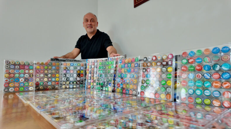 Oğluyla Oynarken Başladı, 65 Ülkeden 2.500 Kapak Biriktirdi