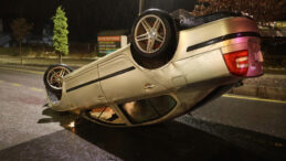 Otomobil Takla Attı, S&uuml;r&uuml;c&uuml; Ortadan Kayboldu