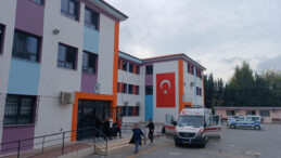 &Ouml;ğrencilerin Pimini &Ccedil;ektiği Yangın T&uuml;p&uuml; 15 Kişiyi Etkiledi