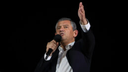 &Ouml;zg&uuml;r &Ouml;zel, Akın G&uuml;rlek&rsquo;e Tazminat &Ouml;deyecek