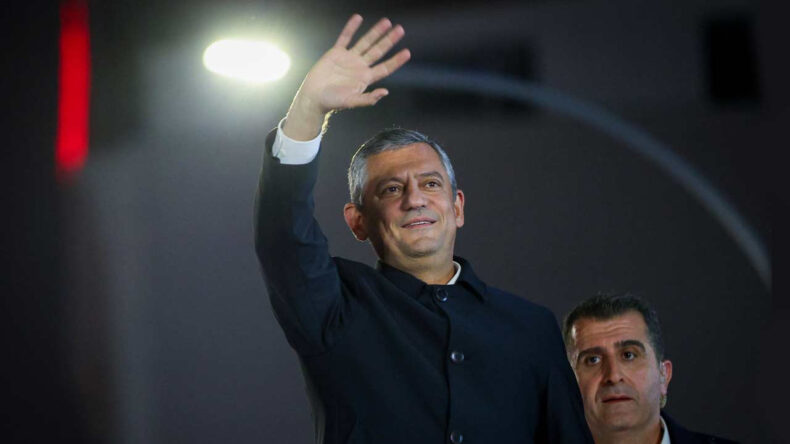 Özgür Özel “Türkiye liderliğine” hazırlanıyor