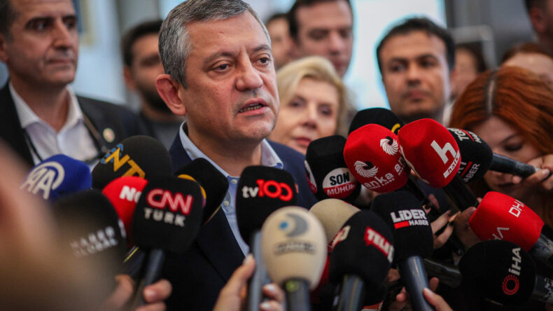 Özgür Özel'e 7 Yeni Dokunulmazlık Fezlekesi Sunuldu