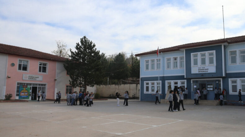 Pazar'ın Okullarında Zil &Ccedil;almıyor