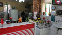 Pide Salonundaki Gizemli Mezar Dikkat &Ccedil;ekiyor