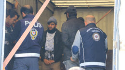 Polis Durdurdu, Dorseden 11 Kaçak Göçmen Çıktı