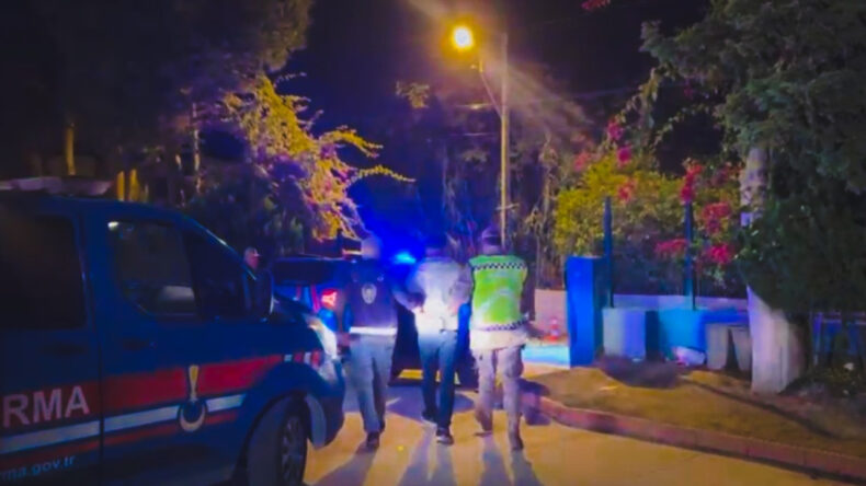 Polise Mukavemet Edenler Tutuklandı