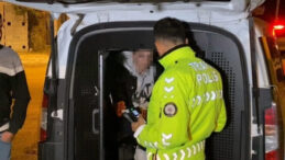 Polisin 'Dur' İhtarına Uymayan S&uuml;r&uuml;c&uuml; Cezadan Ka&ccedil;amadı