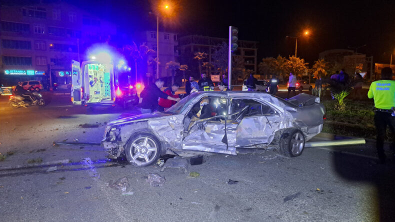 Polisten Ka&ccedil;ış Bardakları Taşırdı