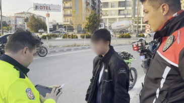 Polisten Ka&ccedil;amadı! 15 Yaşındaki S&uuml;r&uuml;c&uuml;ye 45 Bin 746 Lira Ceza