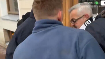 Polonya'dan A&ccedil;ıklama: B&uuml;y&uuml;kel&ccedil;i Sokakta Saldırıya Uğradı