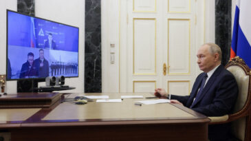 Putin: Mısır'la ikili ilişkileri g&uuml;&ccedil;lendirmek istiyoruz