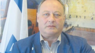 Putin'in eski m&uuml;ttefiki 'parasızım' dedi, gizli serveti ortaya &ccedil;ıktı