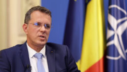 Romanya'da Sahte CV Skandalı: Savunma Bakanı İstifa Etti