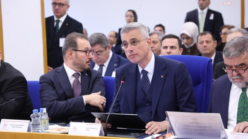 Sağlık Bakanı'ndan Tartışmalı Y&ouml;netmelik &Uuml;zerine A&ccedil;ıklama