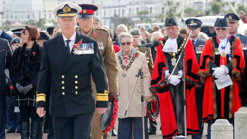 Sahte Amiralin Çıkarları Üzerine Tartışmalar Başladı