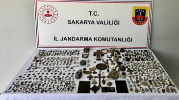 Sakarya'da &lsquo;Anadolu Mirası&rsquo; Operasyonu: 100 Y&uuml;z&uuml;k, 82 Sikke, 388 Obje Bulundu