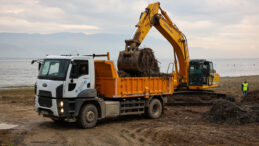 Sapanca G&ouml;l&uuml; Kıyılarında Ekosistemi Koruyan Temizlik &Ccedil;alışması