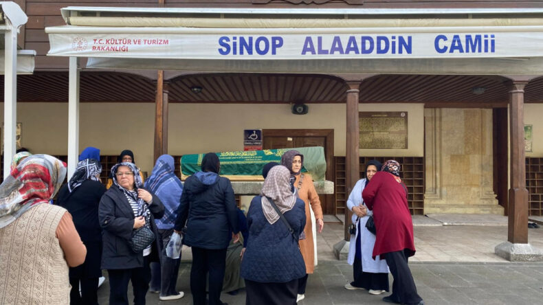 Sinop&rsquo;ta &Ccedil;&ouml;p Kamyonu Faciası: 66 Yaşındaki Kadın Hayatını Kaybetti, Şof&ouml;r Serbest Bırakıldı