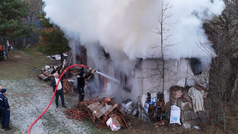 Sobaya Su Yerine Benzin Dökünce Yangın Çıktı