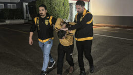 Sokakta &Ccedil;ocuğunu Darbeden Baba G&ouml;zaltına Alındı