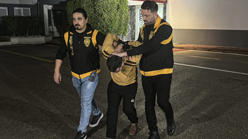 Sokakta Çocuğunu Darbeden Baba Gözaltına Alındı