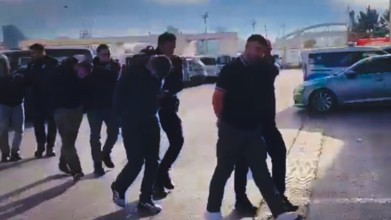 Sosyal Medya Paylaşımlarıyla G&ouml;zaltına Alındılar