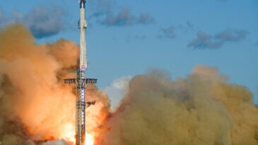 SpaceX, NASA'ya Meydan Okudu