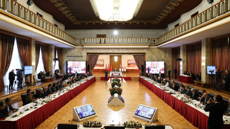 Süreç Komisyonu İmralı'ya Gitti