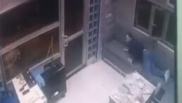 Taksi Şof&ouml;r&uuml;yle Tartışan Yolcu 3 El Ateş Etti