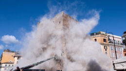 Tarihi Yapı Çöktü: Bir İşçi Ağır Yaralandı