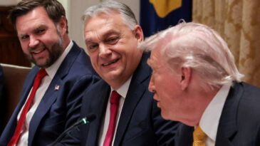 Tatlı dille muafiyeti kaptı: Trump'tan Orban'a bir yıl s&uuml;re
