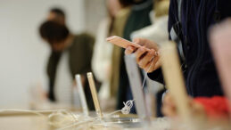 Telekom&uuml;nikasyon Devi Binlerce Kişiyi Kovuyor