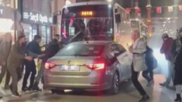 Ters Yöne Girip 2 Yaya, İş Yerine ve Araçlara Çarpan Alkollü Sürücü Darbedildi