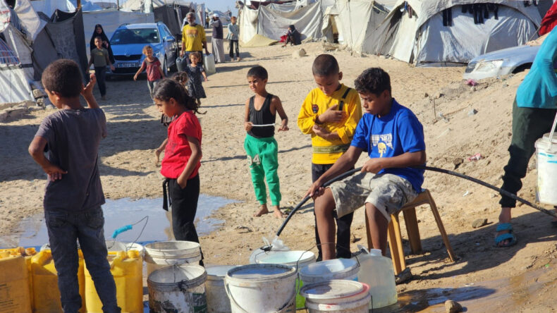 Tonlarca yardım Gazze dışında bekliyor