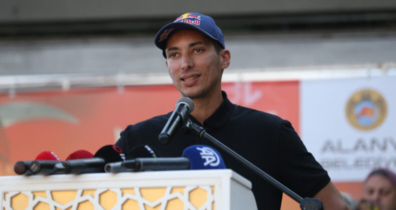 Toprak Razgatlıoğlu, MotoGP'de görücüye çıkıyor