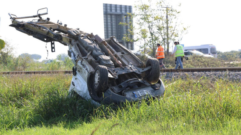 Tren Kamyonu Parçaladı: 1 Yaralı